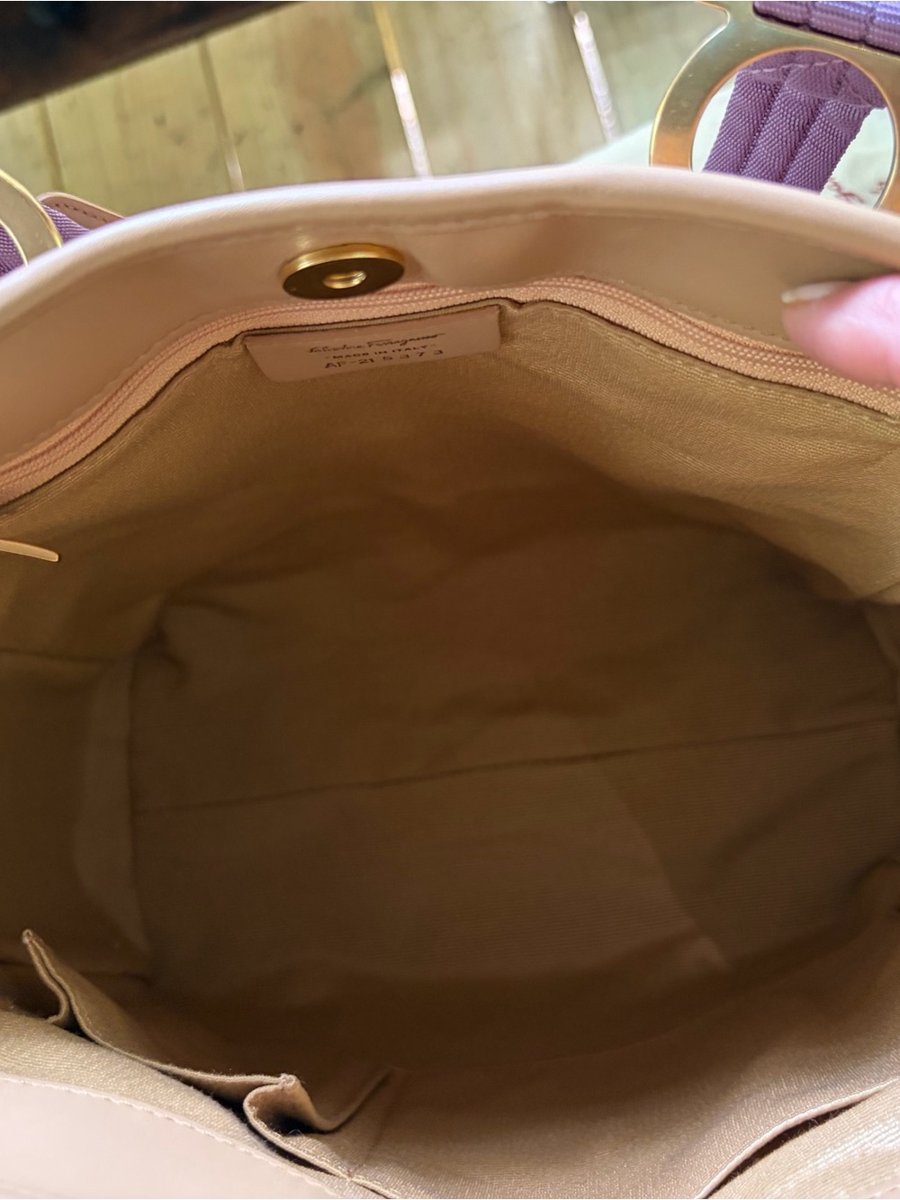 Rare Salvatore Ferragamo Lilac and Tan Gancini Logo Tote - Picture 10 of 14